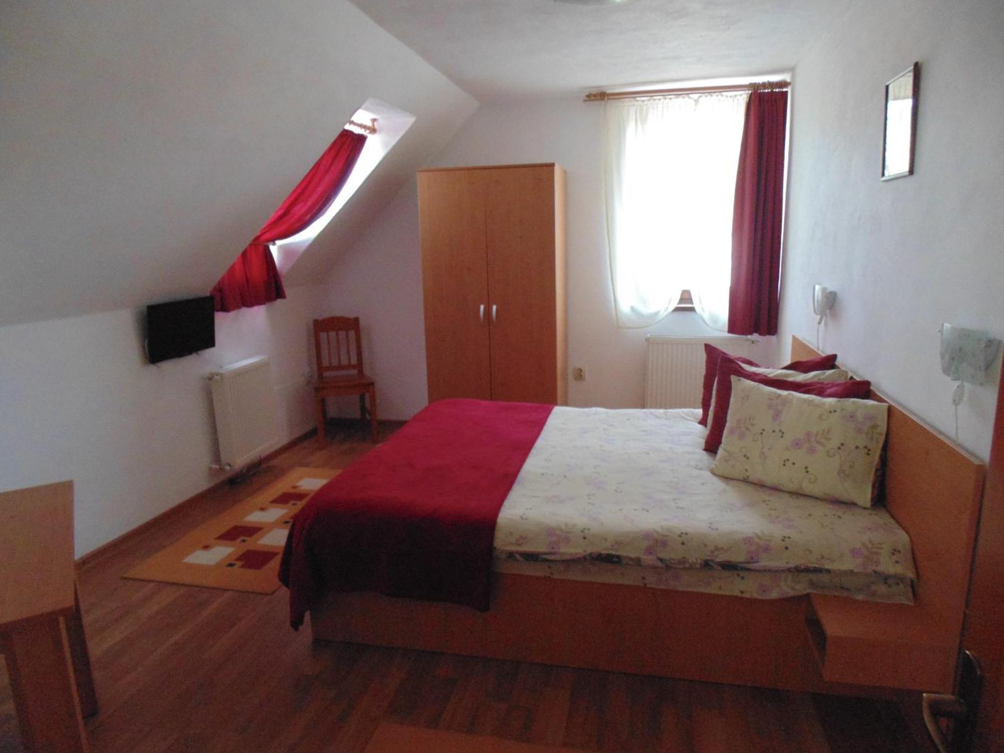 Casa Dancs Hotel Covasna Ngoại thất bức ảnh